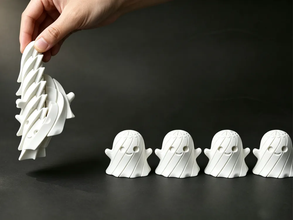 Telescopic Slippery Little Ghost Decompression Toy